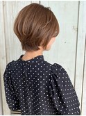 30代40代大人可愛いアッシュベージュ前下がりくびれショートボブ