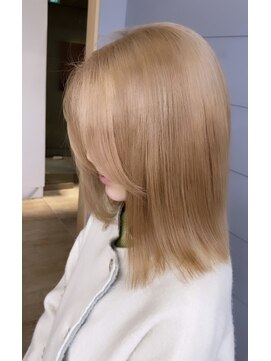 ソイア 春日井店(Soea) ケアブリーチ　ミルクティーグレージュ