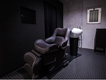 ラブヘアフォーメン 唐人町店(LOVEHAIR for men)の写真/メンズを知り尽くしたプロスタイリストがなりたいを叶える！上質なリラックス空間を是非ご体験下さい。