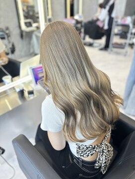 シーエスメイドバイシャチュー 栄店(CS made by SHACHU) ミルクティーアッシュ