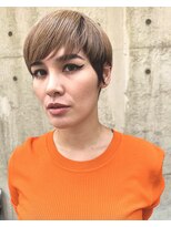 ピークアブー 銀座中央通り(PEEK-A-BOO)&nbsp;ミニマムなベリーショート/ベージュカラー