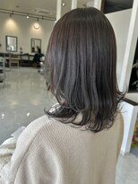 エミュ(emu.)&nbsp;トーンダウンにも◎透明感グレージュ