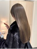 つやつやのグレージュカラー