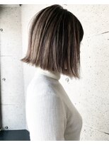 バーチョ(bacio)&nbsp;【bacio】ナチュラルハイライト  グレージュ  ボブ  外国人風