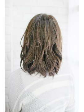 アルネ プラスエヌ(ARNE+n) 20代30代40代　モノクロームロング【近江八幡】