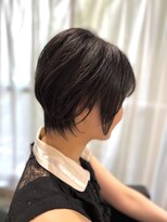 大人可愛い20代30代40代黒髪前下がりショートボブ丸みショート