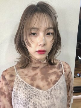 リコバイアフロート(riko by afloat) 顔まわりレイヤー/ウルフカット/くびれヘア/レイヤーカット