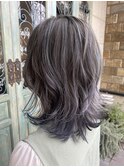 ブルーグレージュ、ハイライト