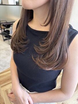 リジー(Litzy) 動きたっぷりレイヤーカット【三國麗奈】