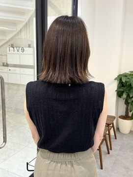 エブリ(evri) 「evri」外ハネミディ ミディアム レイヤー ボブ