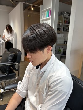 ジゼラ(GISELA) センターパート　縮毛矯正