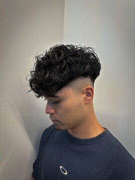 アンサー 千葉中央(UNSER prod by THE DAY) 【MEN’S HAIR/サーフカール/刈り上げセンターパート/千葉】