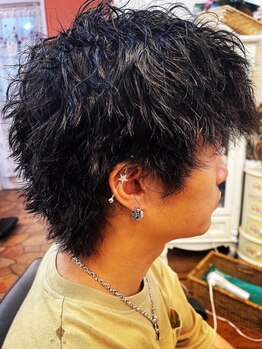 どの角度から見てもカッコイイスタイルに♪思い切ったイメチェンもお任せください！頭皮ケアも大人気★