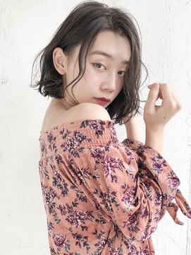 ルティア(Lutia) 切りっぱなしボブ グレージュセンターパート!