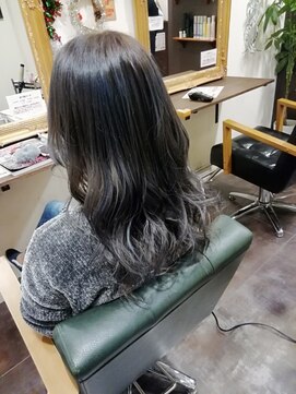 ヘアーメイク ララ(HAIR MAKE LALA) 落ち着いた暗めのアッシュカラー