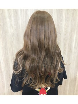 スリジエ(Cerisier) ミルクティーベージュ×イヤリングカラー[cerisier 新宿]