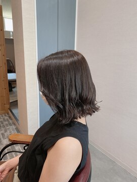 ルシール バイ アリア(Lucir by aria) ハイライト×シルバーグレー×ボブスタイル