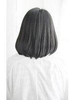 シュシュット(chouchoute)&nbsp;斜めバングデザインカラーシルキーベージュグレージュカラー/099