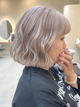 ヒビヲ(HIBIO) ショートボブ切りっぱなしボブタッセルボブ顔まわりレイヤー韓国