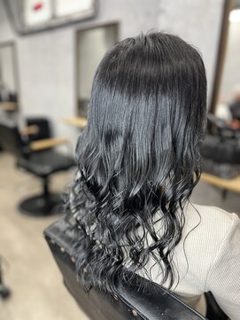 ワン(ONE) ブラック