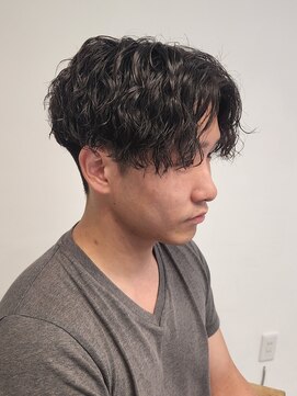 ニアウ 伊勢崎連取店(Niau) 刈り上げセンターパートツイストスパイラルパーマ