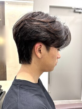 カルム(kalm) 毛流れセンターパートニュアンスパーマカルマヘアメンズパーマ