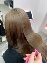 ダズリングディア(Dazzling Deer)&nbsp;明るめブラウン／ロング／ストレート／ハイトーン／学割