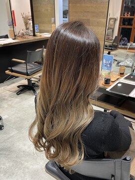 グレージュグラデーションカラー