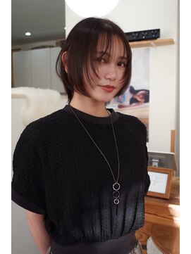 ムク(Muku) 夏にピッタリ◎透け感のあるオリーブベージュ×ショートウルフ