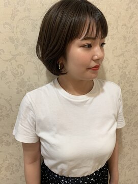 ジルバイジアン(JILL by GIEN) ショートボブ ワイドバング グレージュ イルミナ 安田紗莉奈