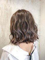 アンフィシュピトロワ(AnFye spi tlow)&nbsp;［AnFye］外ハネウェーブ巻きスタイル