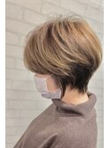 くびれ大人美人ショート