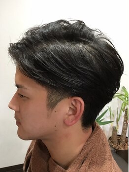 メンズ ヘアー ジーズ(Men's hair G's)の写真/【飾磨駅徒歩3分/平日20時最終受付】フェード～パーマスタイルまで幅広く対応。スーツに映えるスタイルに。