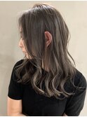 顔周りレイヤーロングくびれヘア髪質改善ラベンダーミルクティー