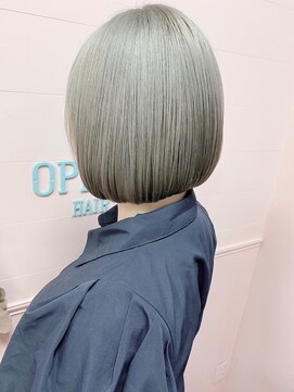 イルウィ(irwi) 【ブリーチカラー】グレージュカラー ミニボブ