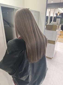 シカ 神戸三宮元町店(Cica) ブリーチ 透明感 透け感 髪質改善 ベージュ 三ノ宮