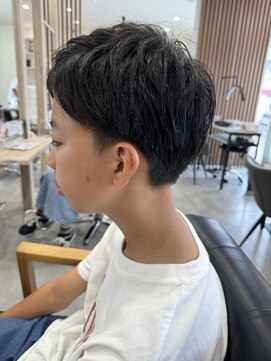 ヨロ(YoLo.) 小学生カット