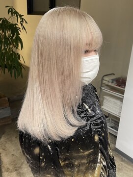 ニュート(Neut ) ホワイトブロンド ホワイトヘア ハイトーンカラー 名古屋
