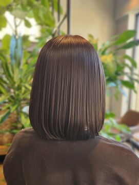 【 飾らない美しさ】透け感カラー×極上の潤いワンレンボブ