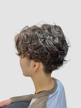 クオリス 上板橋店(QUALIS) 社会人◎茶髪 冬 シャドウパーマで清潔感センターパート