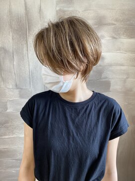 モニュメント(Monument) 外国人ショートスタイル