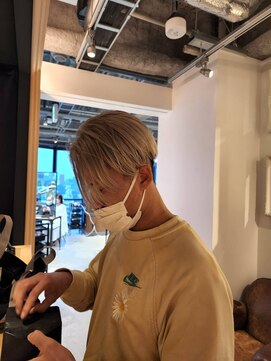 ブロック ジャポン(bloc japon) シルバーブロンド前下がりヘアー