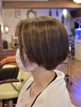 アラートヘアー(alato hair)の写真/暗くなり過ぎない明るい色味で憧れの上品な艶髪を実現♪大人女性の魅力を更に引き出すグレイカラー★