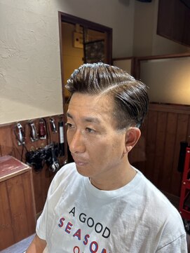 カットスペース キャロル(CUT SPACE CAROL) ツーブロフェード