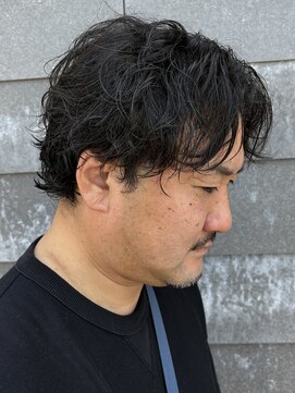 ヒュイル バイ ニアウ(Hwyl by Niau) メンズマッシュシャドウパーマスパイラルパーマニュアンスパーマ