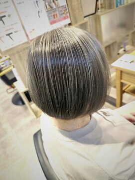 ショート白髪ぼかしカラー