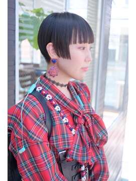 ソレイユ(Soleil) 前下がりショート/刈り上げショート/ツーブロック/表参道【松本