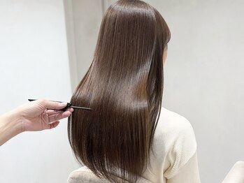 セレスト 心斎橋店(CELESTE)の写真/【口コミ1600件超★4.88】触れたくなるツヤ髪へ。次世代酸熱トリートメントで叶う極上の美髪