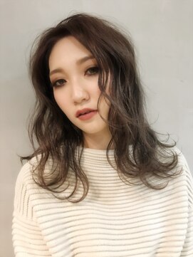 ジーナ(XENA) シルキーグレージュ