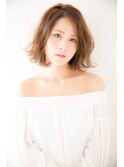 セミウエット質感で最旬ボブ